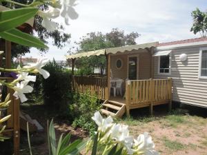 Campings Camping les Acacias : photos des chambres