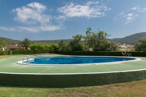 2 bedroom semi-detached house in Urb. Torre Gran LEstartit. Garden and community pool Ref:H38