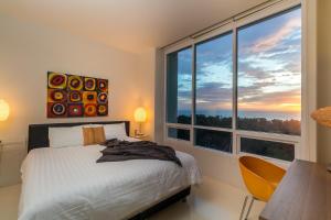 The Palm at Veloche Group by Lofty