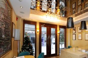 Collage Taksim Hotel