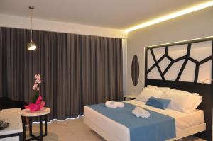 Superior Triple Room with Sea View room in Centurio luxury rooms