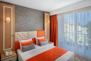Panoramic Room with Sea View room in Golden Orange Hotel