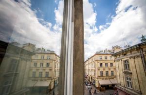 Люкс апартаменти на Площі Ринок