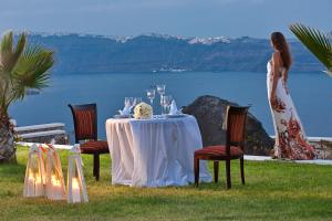 Maison Des Lys - Luxury Suites Santorini Greece