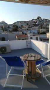 2Hills Syros Greece