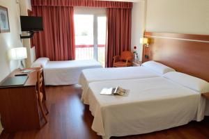 Standard Triple Room room in Hotel Mari Carmen