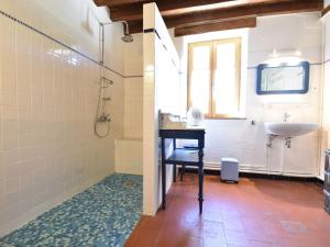 Maisons de vacances Authentic Holiday Home in Burgundy with Large Swimming Pool : photos des chambres