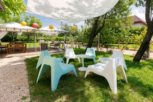 Manor Apartments, Csopak