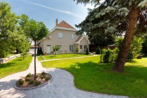 Manor House Inn, Csopak