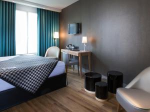 Hotels Hotel Acanthe - Boulogne Billancourt : photos des chambres