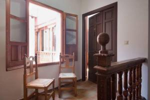 Spacious Sunny and Quiet Albayzin Apartment