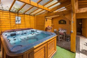 Chalets Gite&Spa le Montagnard : photos des chambres