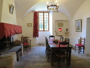 Maisons de vacances le presbytere de Montaigut : photos des chambres