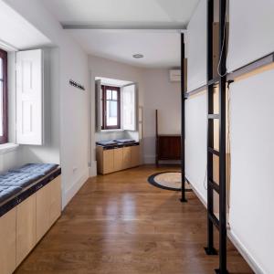 Bed in 10-Bed Mixed Dormitory Room room in Penedo da Saudade Suites & Hostel