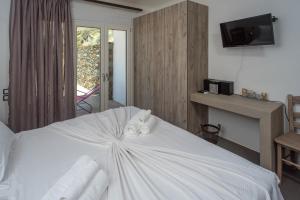 SkiNAmmos Eco Villas Evia Greece