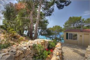 ROBINSONE houses THE DIAMOND OF HVAR