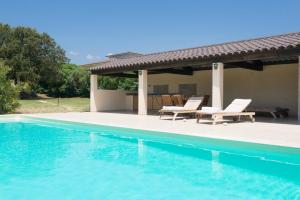 Villas Villa bord de mer avec piscine chauffee : Villa