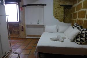 No.5B - Lovely Studio Apt with AC in the centre of the old town