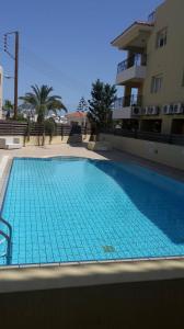 Hermes complex1 paralimni