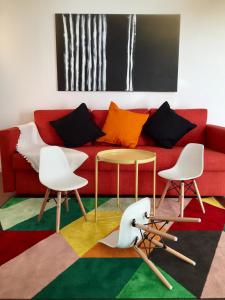 Algés T1 with sea view and panoramic rooftop pool