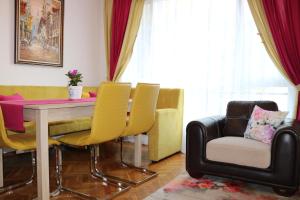 Sea Port CELEBRITY Apartment - Lets4Holiday