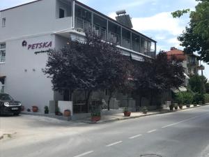 Petska Apartments - 3hvězdičkové hotely ve městě Leptokaria