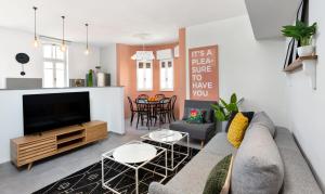 Two-Bedroom Apartment with Balcony room in Mr. Katinsky - By TLV2GO