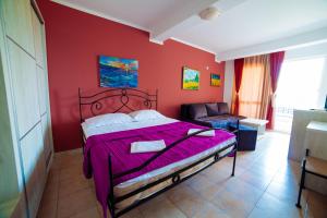 Double Room with Sea View room in Apartments Art