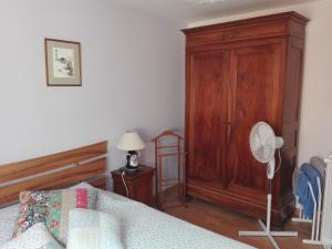 B&B / Chambres d'hotes BnBinB La Cour Enchantee : Chambre Double