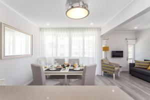 Luxury Beach Apartment at Armação de Pêra - 4hvězdičkové hotely ve městě Armação de Pêra