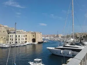 townhouse cospicua , ( 3 cities-valletta ) ferry - 科斯皮夸