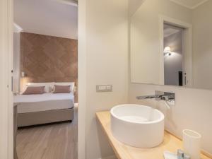 AQUAMADRE Suites - CF Suites