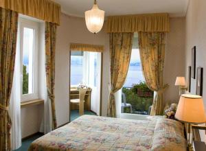 Twin Room with Lake View room in Hotel Milan Speranza Au Lac