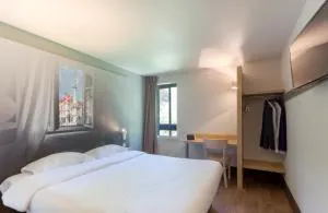B&B HOTEL CHAMBERY La Cassine - 沙勒莱索