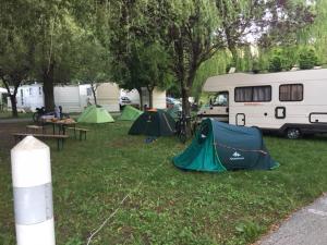 Campings Camping du lac : photos des chambres