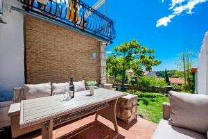 Monte Holiday Home with Jacuzzi