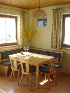 Three-Bedroom Apartment room in Hansalagut