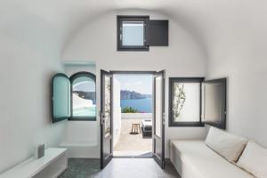 Chelidonia Luxury Suites Santorini Greece