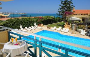 Petra Beach Hotel - Hotéis de 3 estrelas em Hersonissos