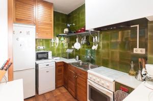 Lets Holidays SEA VIEWS APARTMENT ON THE BEACH