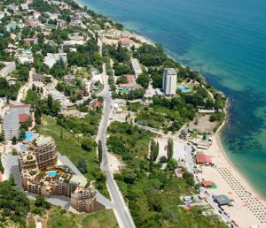 Cabacum Beach Residence (apartments)