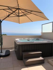 Bubbles Penthouse with Jacuzzi