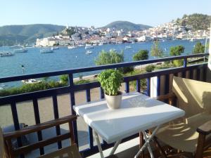 Bissias Guest House Poros-Island Greece