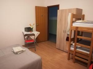 Quadruple Room with Private Bathroom room in Hostel Poslon