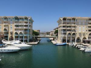 Appartements Appartement Port Frejus avec Loggia et acces Plages a pieds : photos des chambres