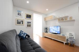 LUXURY Golden River Apartment - In the Heart of city center and wine cellars