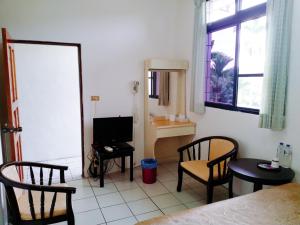 Phòng Giường Đôi Nhìn Ra Núi (Double Room with Mountain View)