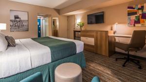 Double Room with Two Double Beds - Non-Smoking room in Best Western Plus Atlantic Beach Resort