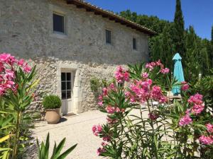 Maisons de vacances Maison de Charme dans Domaine 17eme : photos des chambres