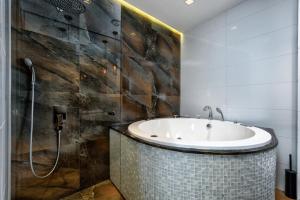 One Luxury Suites